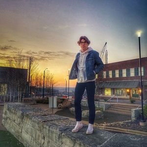 Meet your Posher, Damon